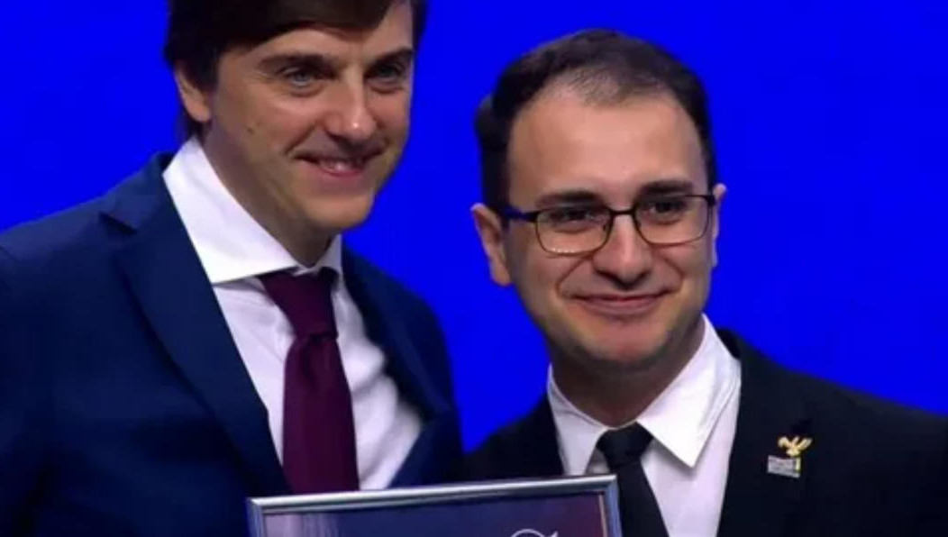 Трудовой стаж преподавателя составляет всего 6 лет.