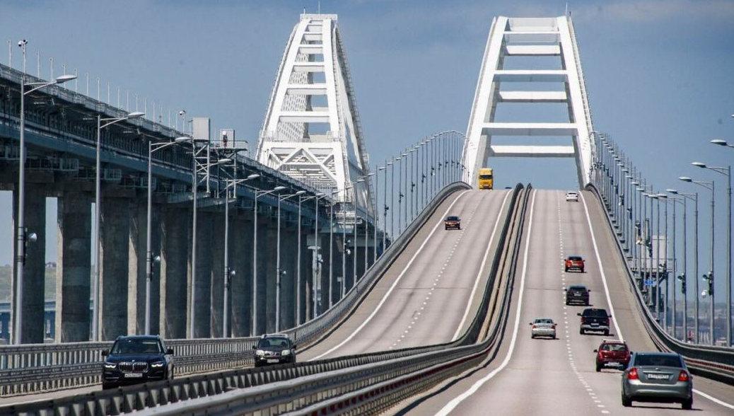 Пока не планируется возобновлять движение автобусов по мосту