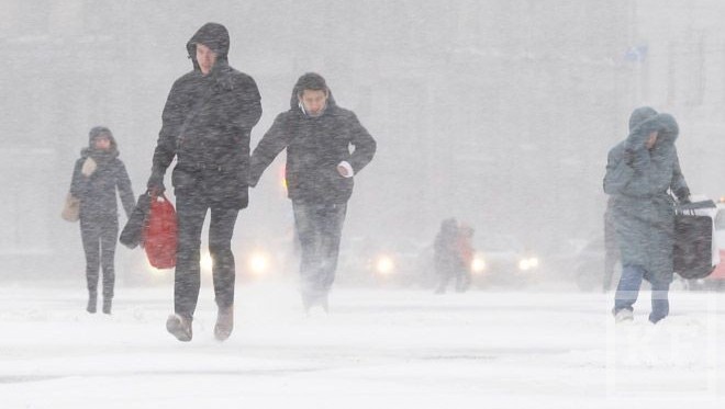 О существенном ухудшении погодных условий в Татарстане предупреждают специалисты Гидрометцентра республики. Ночью и днем 19 марта ожидаются усиление северо-западного ветра порывами до 18-23