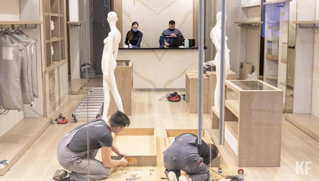 Число свободных площадок в моллах Казани выросло в 10 раз. Менеджеры ТЦ в срочном порядке принялись искать выход из ситуации. Рассказываем