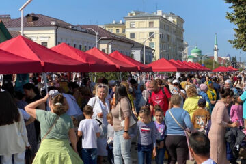 В этом году фестиваль современной татарской культуры посвящён дружбе поколений.