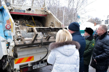 Светлана Радионова отметила необходимость соблюдения СанПиН и недопущения простаивания мусорных баков.