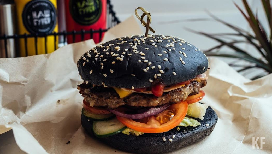 У человека меняется питание и растет аппетит.