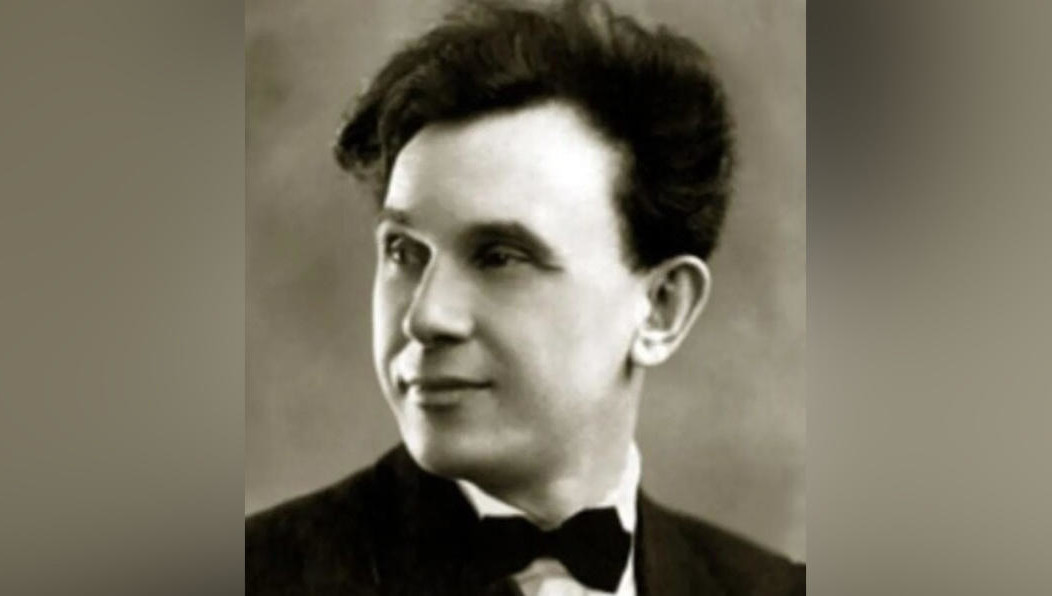 Торжественная церемония открытия скульптуры пройдет в День республики.