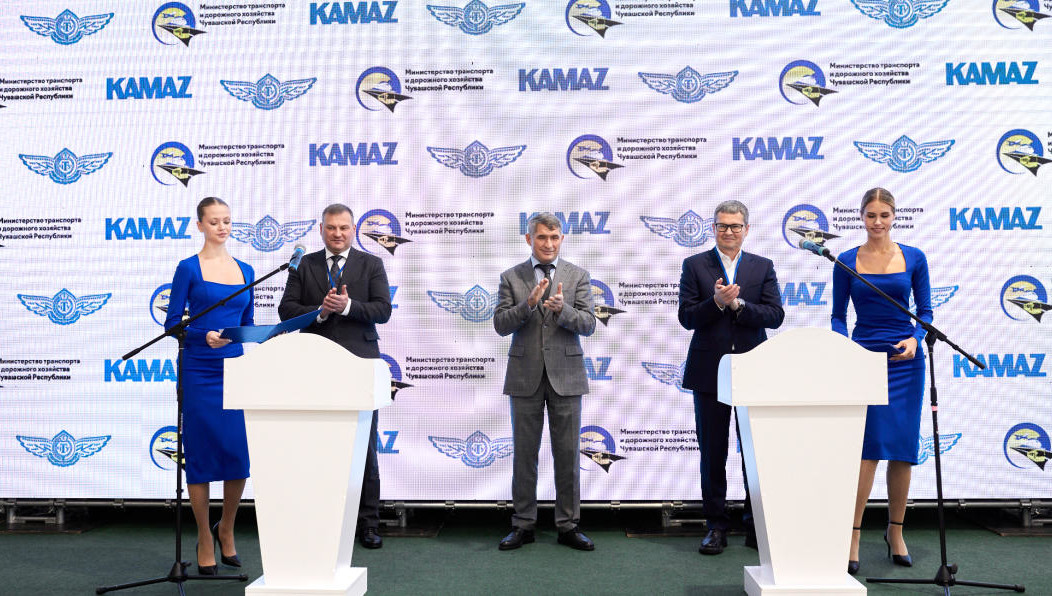 Олег Николаев планирует приобрести 132 единицы транспорта.