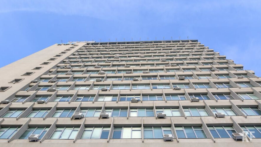 Мужчина по ночам нарушает покой соседей.