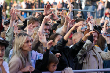 Перед гостями на протяжении 16 часов выступали музыканты из восьми стран мира.