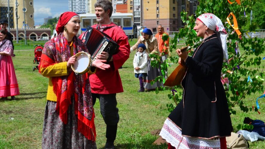 В Казани отметили один из самых больших христианских праздников — День Святой Троицы