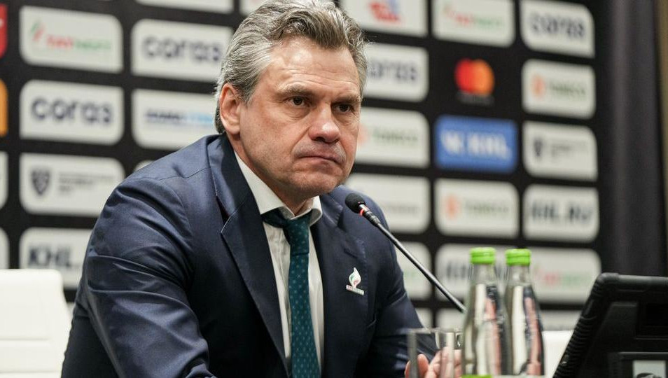 Главный тренер «Ак Барса» прокомментировал поражение от «Авангарда» в первом матче плей-офф.