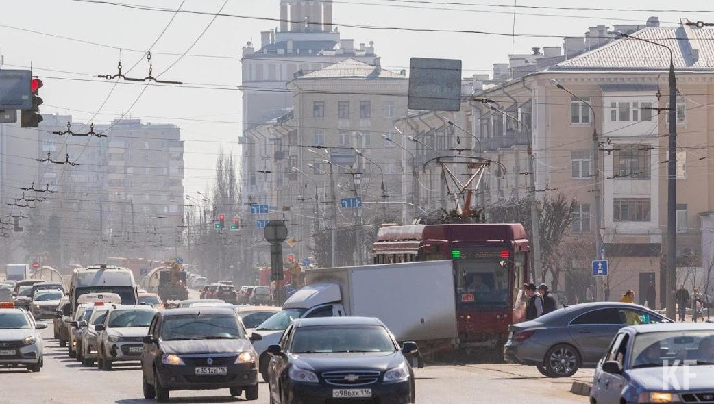 Дорожные сети республики перегружены.