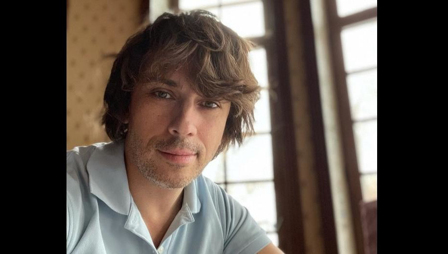 Российский пародист запретил зрителям снимать его выступление в Турции.