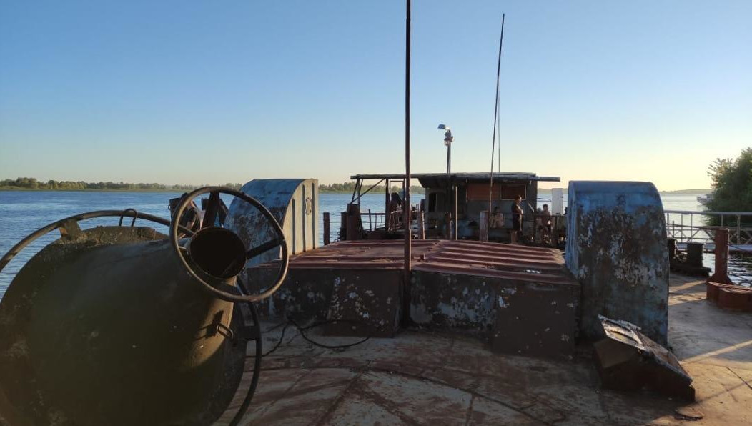 Водолазы достали тело погибшего.