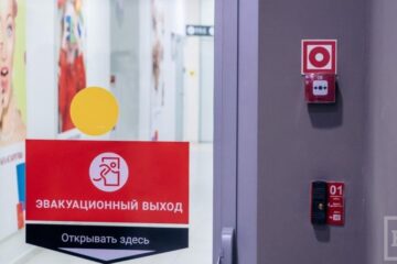 После пожара в торговом центре «Зимняя вишня» в Кемерово МЧС России опубликовало инструкцию о правилах поведения при эвакуации из ТЦ.