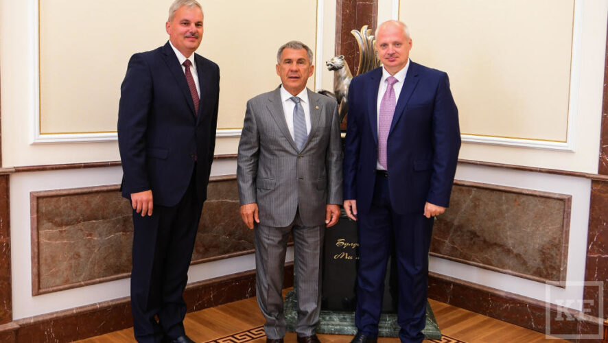Президент Татарстана с Василием Голубевым обсудили перспективы сотрудничества регионов.
