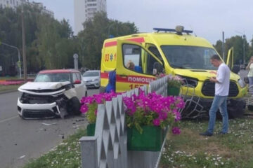 Авария произошла на пересечении проспектов Мира и Автозаводский.