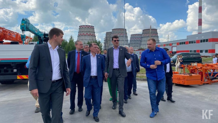 Председатель комитета по экономической политике посетил предприятия автограда и &laquo;Алабуги&raquo;. Парламентарий призвал задуматься о будущем импортного оборудования.