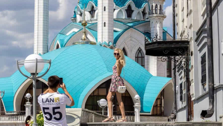 Столица Татарстана ожидает большого наплыва туристов на майские праздники. Загрузка некоторых гостиниц города уже достигает 100%.