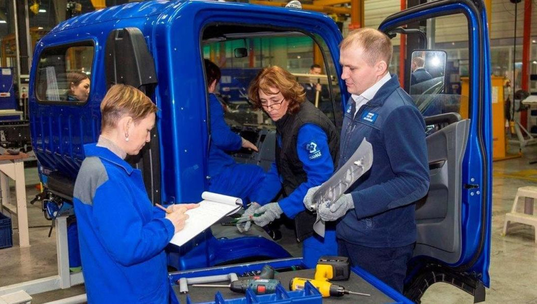 Первые машины достались компаниям «Автолидер-Север» и «Камавтокомплект-Ижевск».