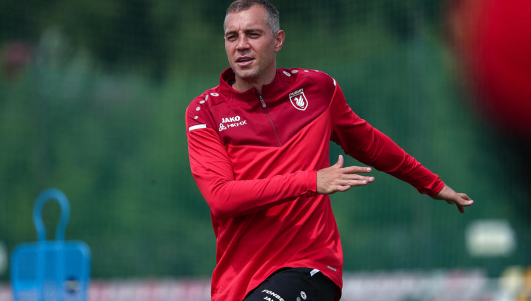 Футбольную команду представляли Артём Дзюба и Леонид Слуцкий.