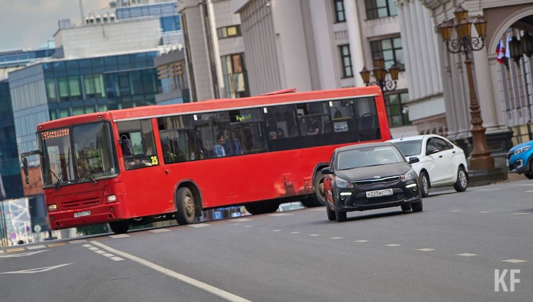 Весомая часть маршрутов столицы до сих пор нуждаются в доработке. Все больше казанцев пересаживаются с общественного транспорта на автомобили