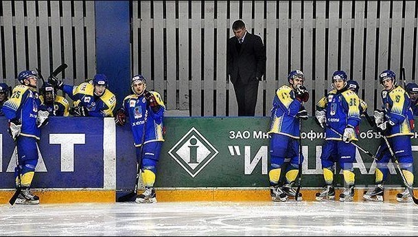 Сегодня в рамках чемпионата Молодежной хоккейной лиги клуб «Челны» на выезде в Нижнем Новгороде встречался с местным клубом «Чайка»