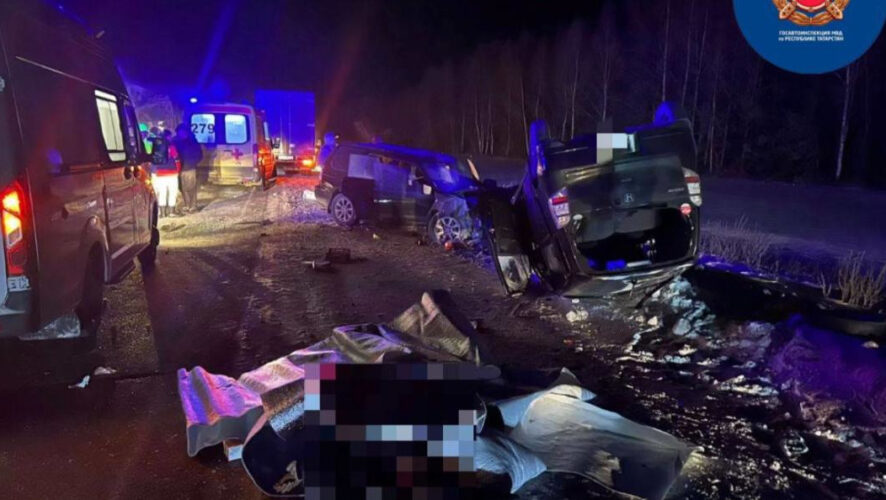 Страшная авария произошла накануне около девяти часов вечера на трассе М7 в Мензелинском районе республики.