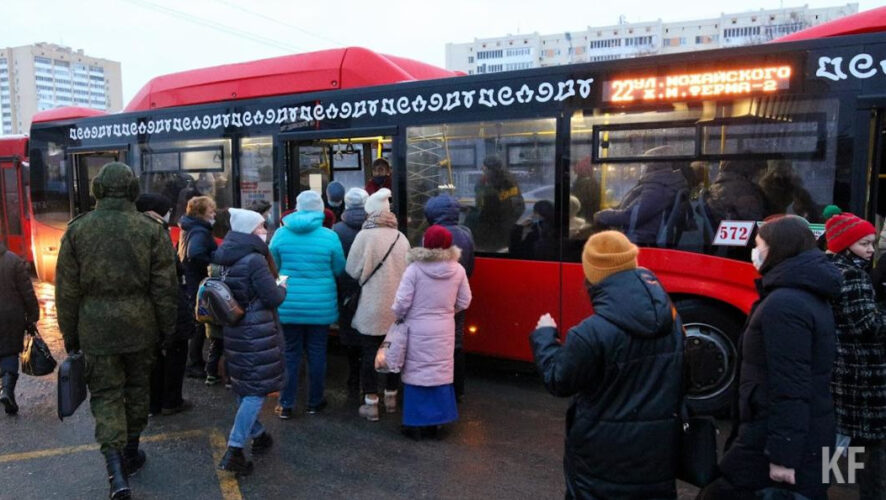 Всего на улицы города вышли 585 автобусов