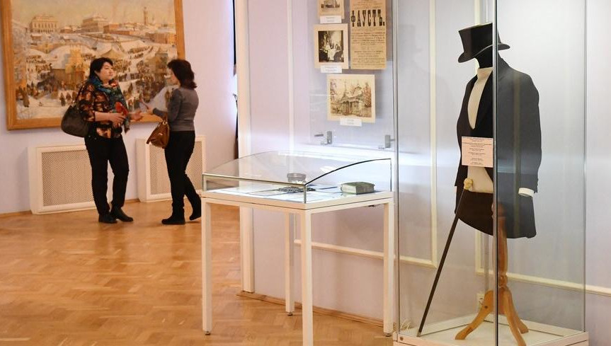 Зрители увидят одежду оперного гения и его первой супруги.