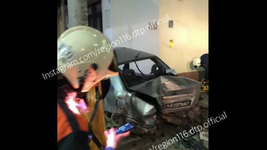 Водитель второго автомобиля сбежал с места происшествия.