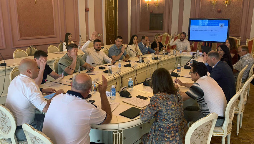 Из-за ухода с рынка мировых брендов у фирм стало меньше заказов.