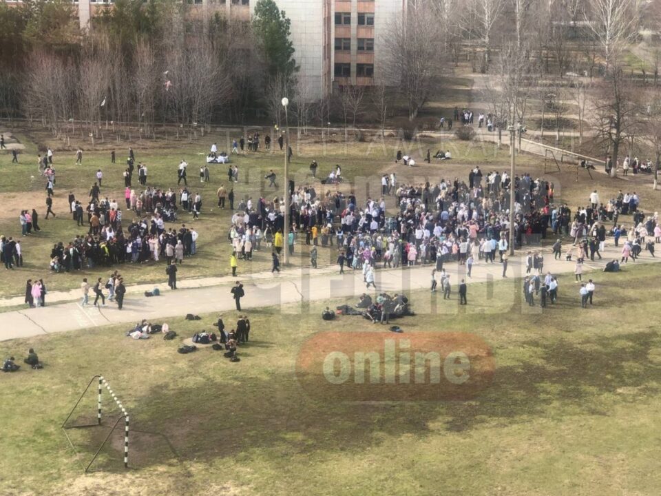 Эвакуировали ряд образовательных учреждений Набережных Челнов - видео ...