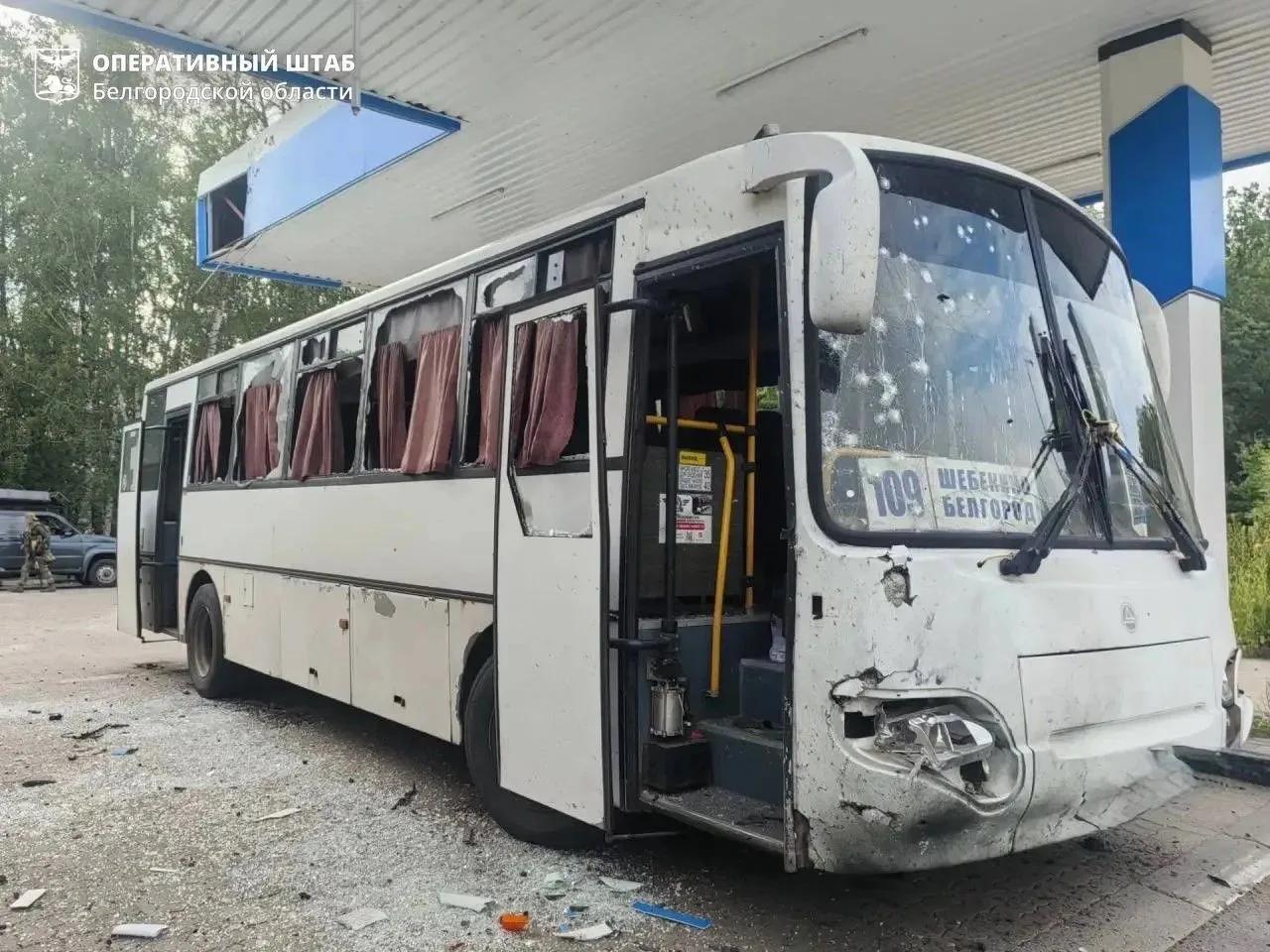 Беспилотник атаковал рейсовый автобус в Шебекино, пострадали 19 человек
